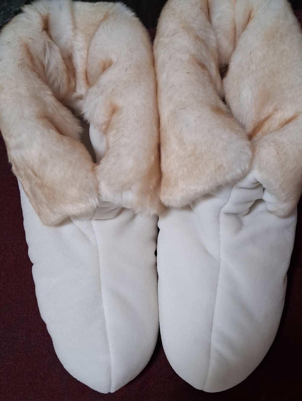 NEW! Isotoner Slippers